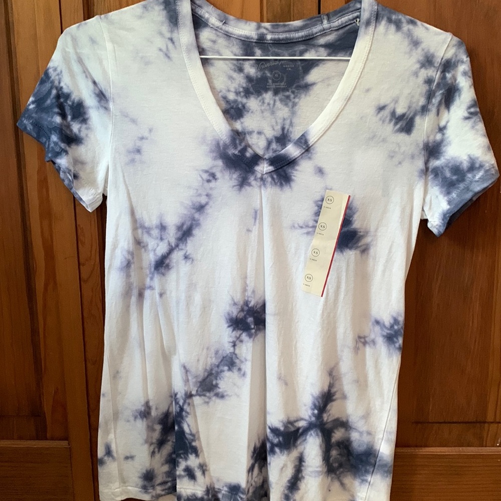 NEW Universal Thread Tie-dye T-Shirt